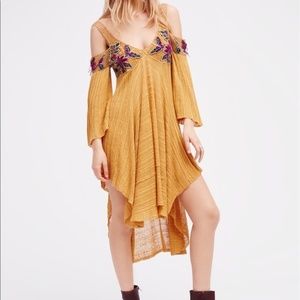 Free People Found Paradise Off the shoulder tunic